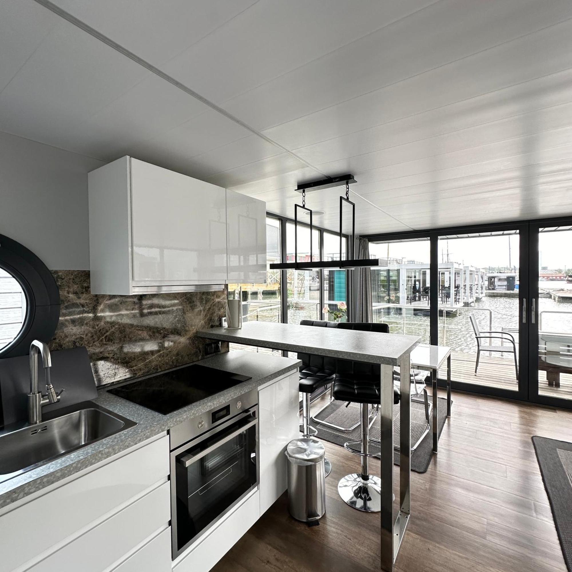 Botel La Mare 3*